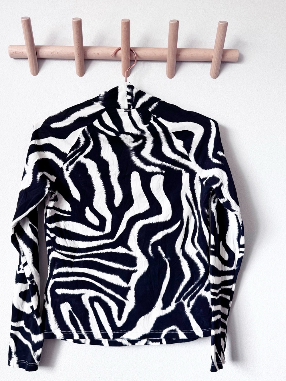 St. John Black & White Zebra-Print Mock Neck Top - Picture 9 of 9